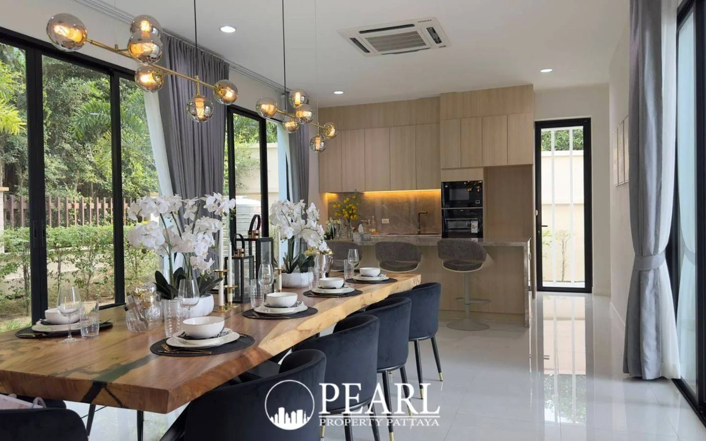 4 Bedroom House for Sale in Baan Talay private swimming pool