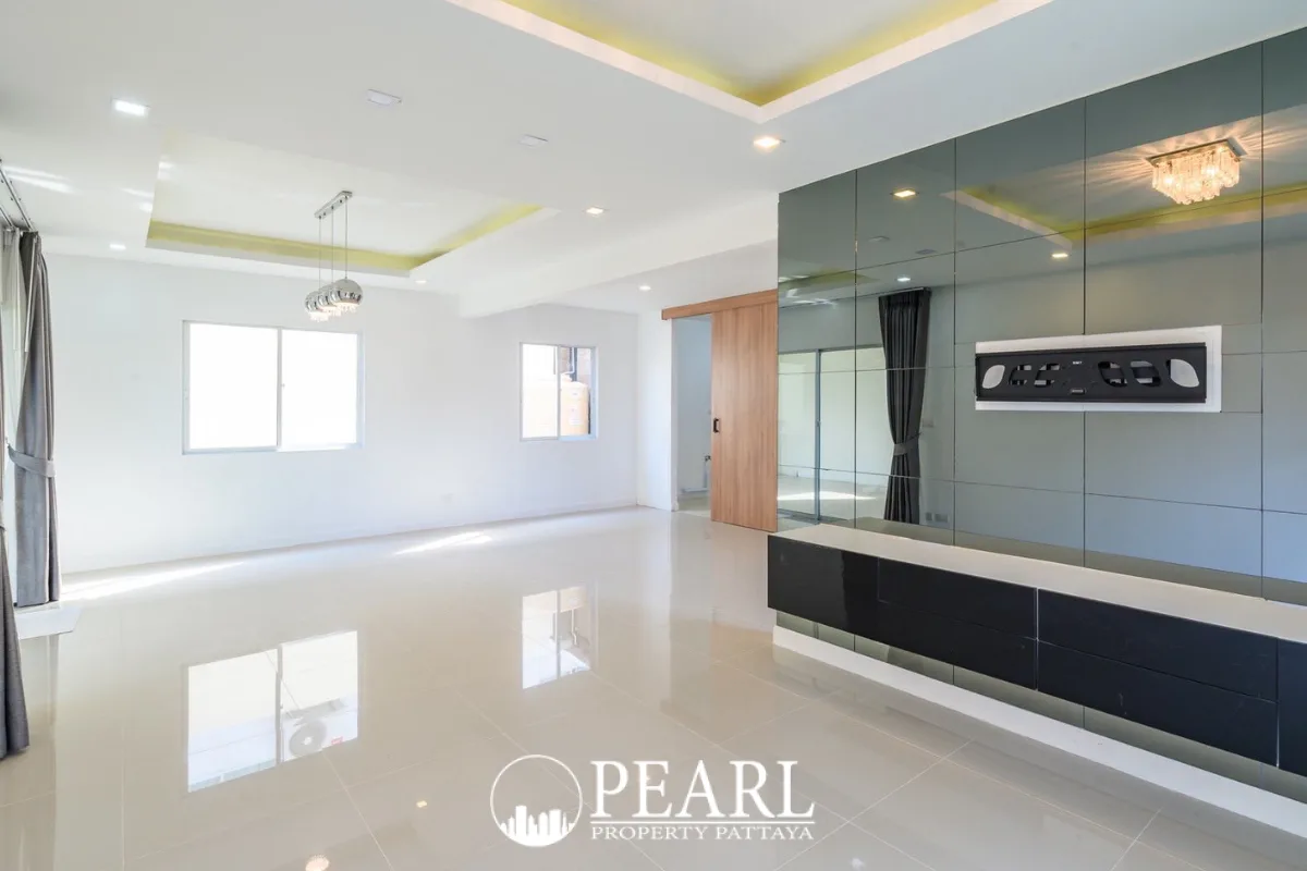 2 Bedroom House for Sale in Baan Pruksa Nara Chaiyapruek modern kitchen with appliances